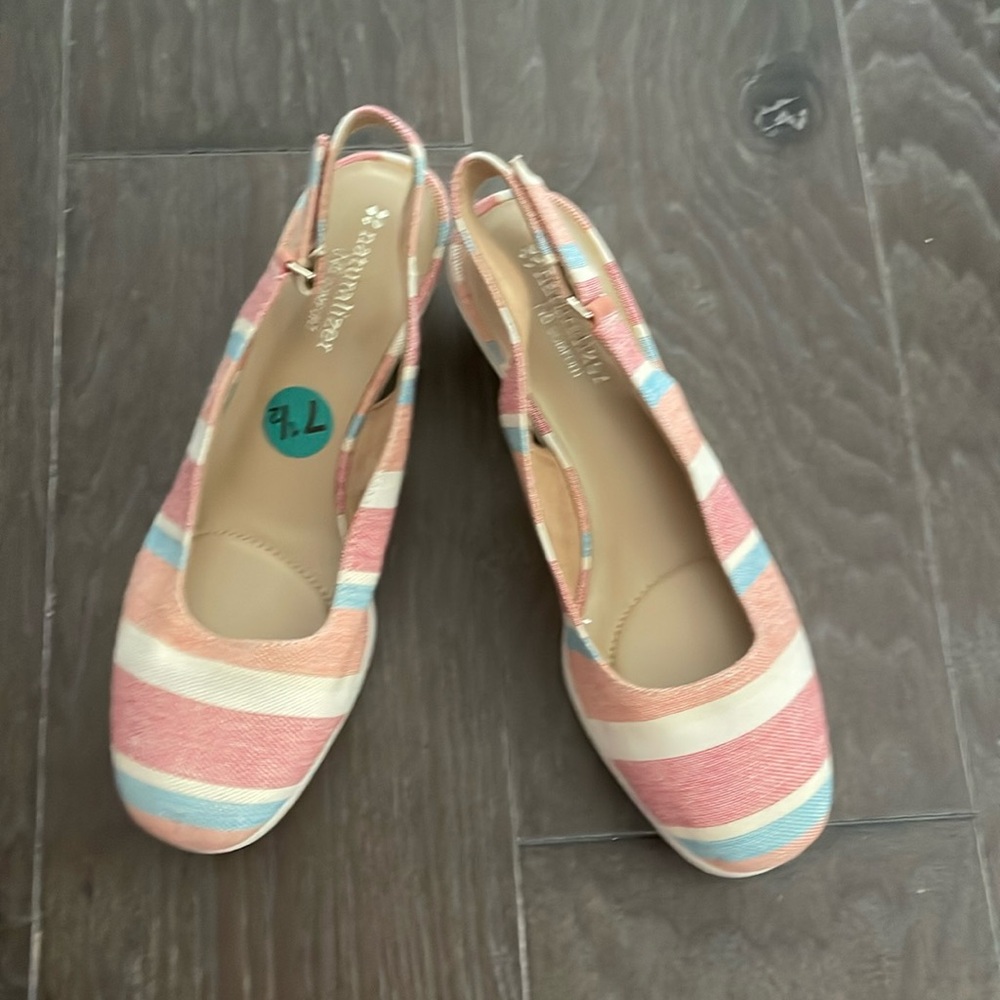 🌸NWT Naturalizer N5 comfort sandals size 7.5M brand new🌸